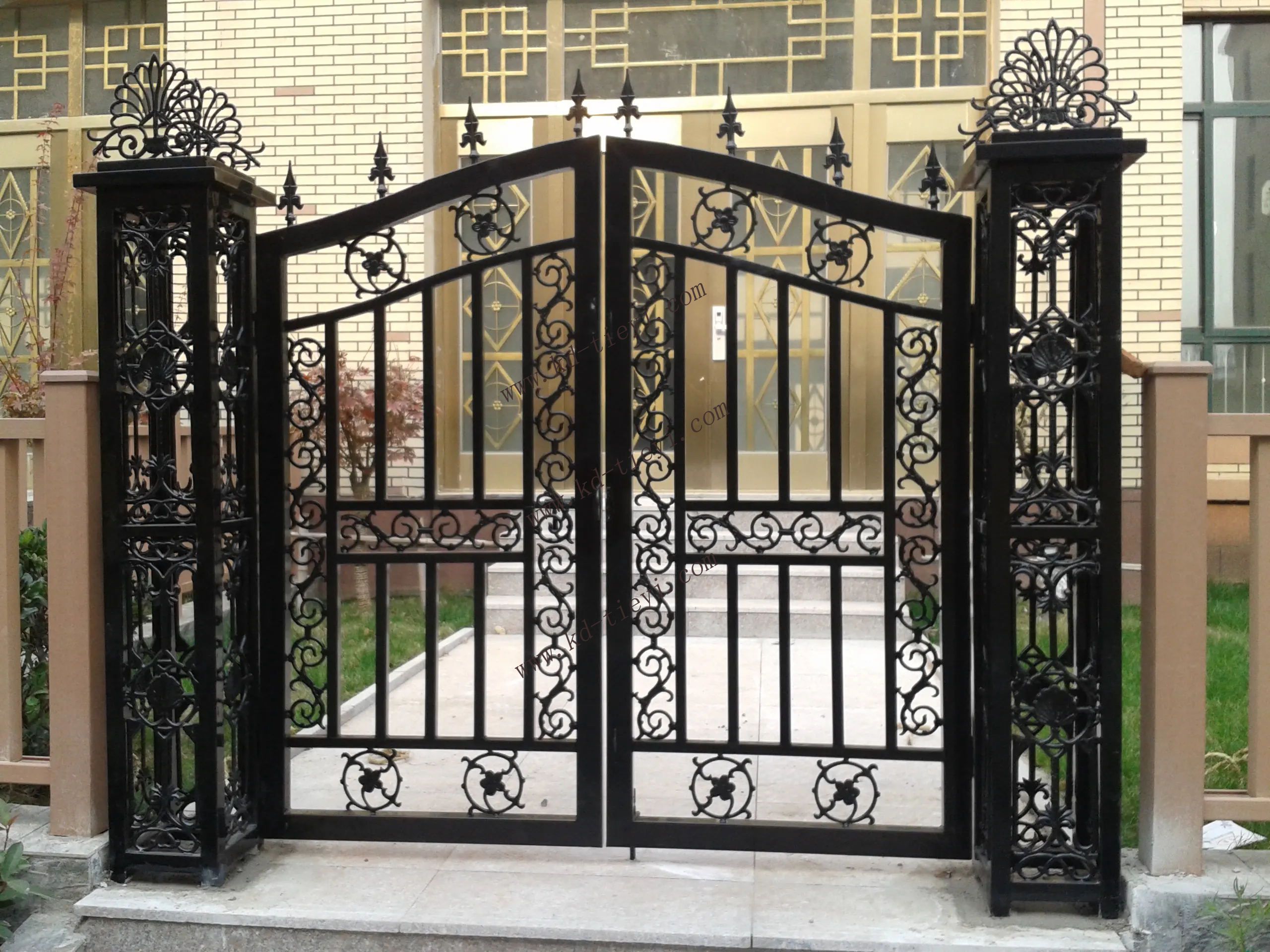 iron gate020